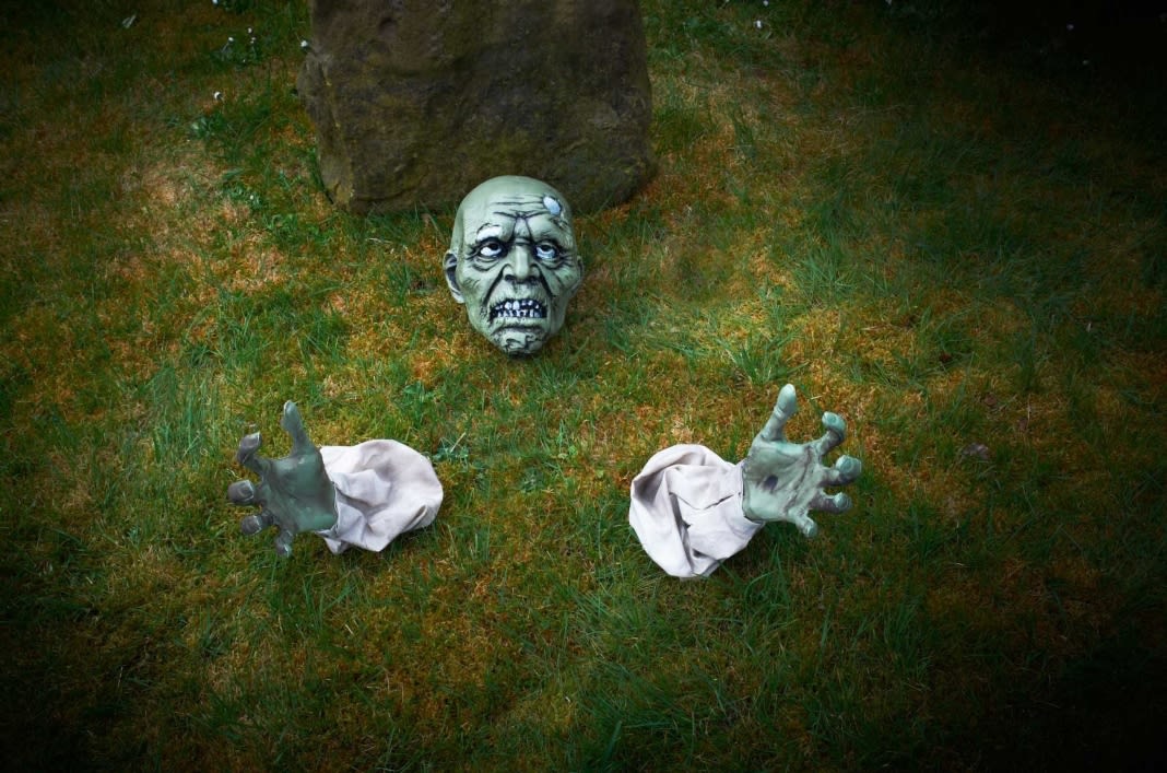 Zombie Ground Breaker - 326122